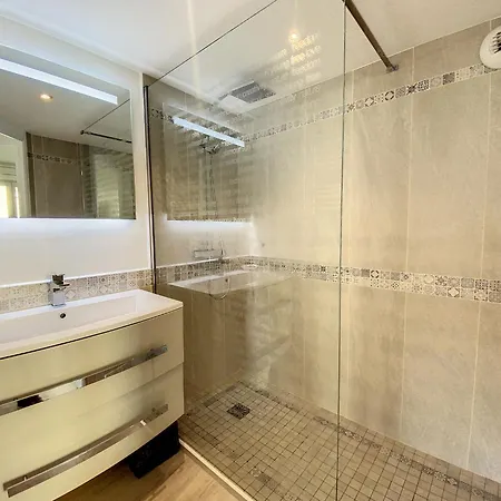 Le Crystal A By Interhome *
