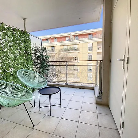 Le Crystal A By Interhome Daire *